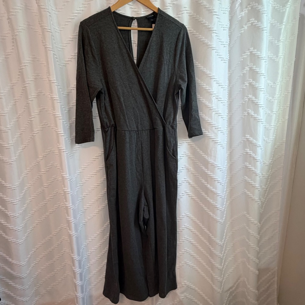 Torrid Charcoal Grey Surplice 3/4 Sleeve Wide Leg Jumpsuit 1X 14-16 NWT 12539765